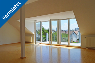 Lichtdurchfluteter Wohn-/Essbereich Dachgeschoss-Wohnung in KA-Neureut